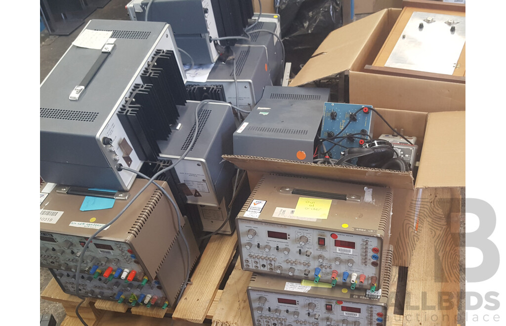 Bulk Lot of Assorted Mini-Lab and Other Equipment