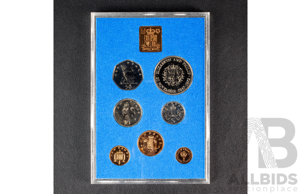 Coinage of Great Britain and Northern Ireland 1972, 1965 Winston Churchill Commemorative Crown, 1953 QE2 UNC Five Shillings, 1977 Souvenir Medal