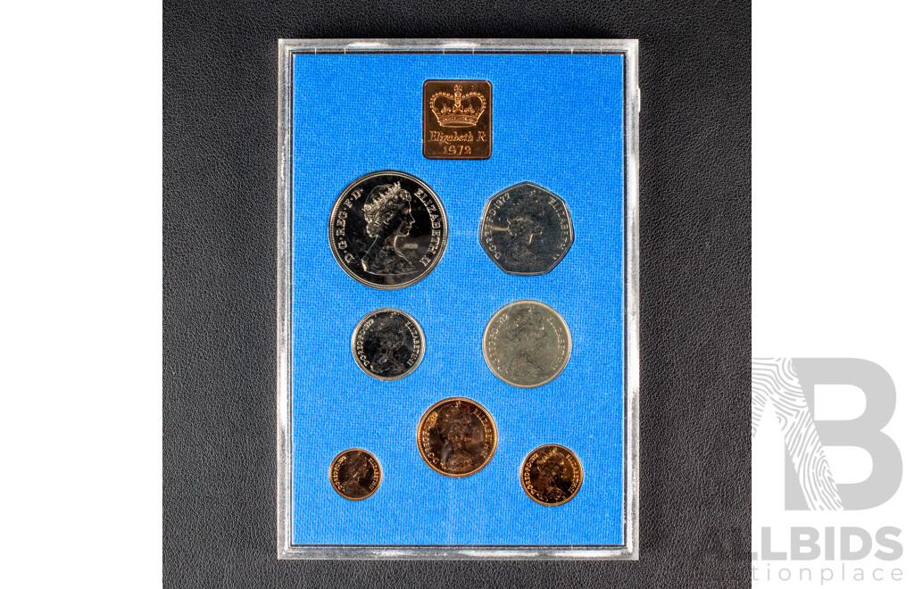 Coinage of Great Britain and Northern Ireland 1972, 1965 Winston Churchill Commemorative Crown, 1953 QE2 UNC Five Shillings, 1977 Souvenir Medal