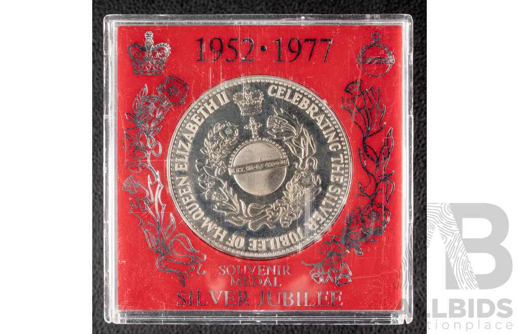 Coinage of Great Britain and Northern Ireland 1972, 1965 Winston Churchill Commemorative Crown, 1953 QE2 UNC Five Shillings, 1977 Souvenir Medal