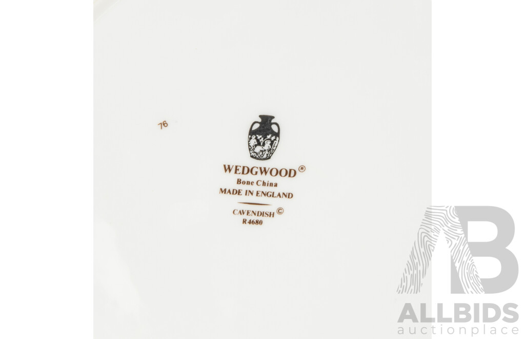 Collection of 14 Pieces of Wedgwood Cavendish Porcelain Dinnerware