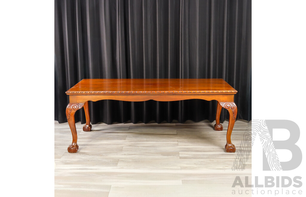 Hepplewhite Style Nine Piece Dining Setting