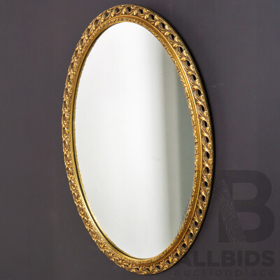 Beautiful Oval Gilt Ornate Framed Mirror; 86 x 60 cm (frame)