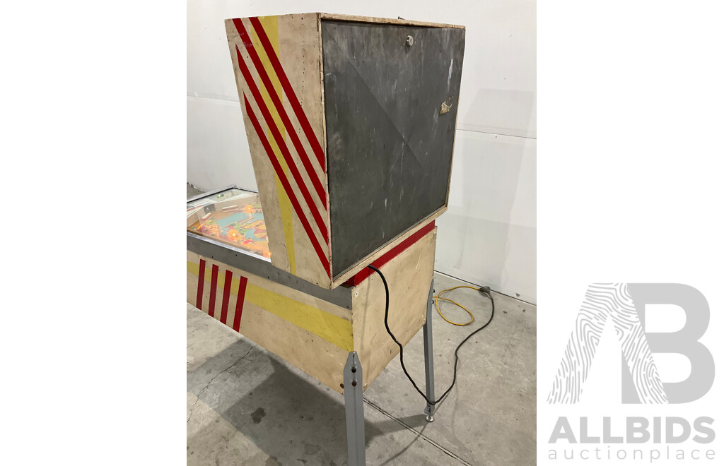 GOTTLIEB's 2-Player ROLLER COASTER Pinball Machine 1971