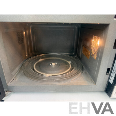 Panasonic Genius 1100W Microwave