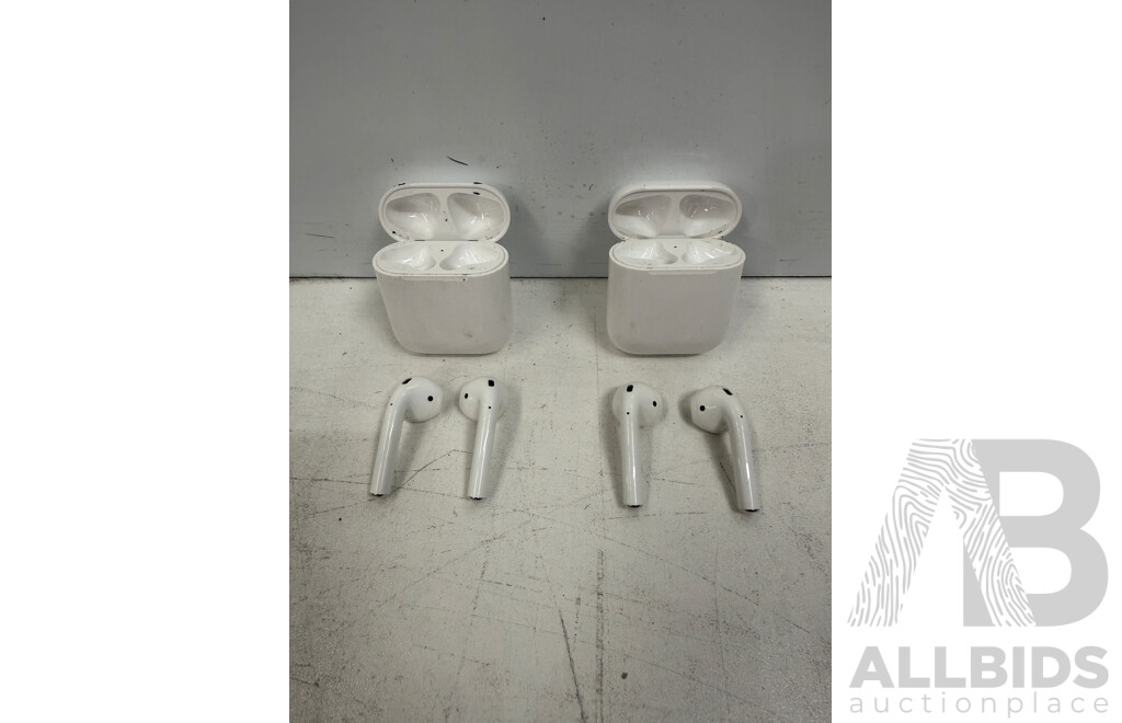 2x Apple Air Pods with Charge Case