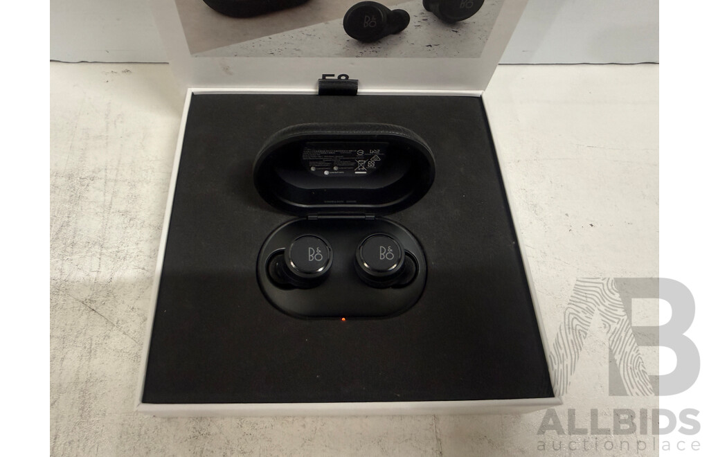 Jaybird Vista Wireless Headphones + Jaybird Vista Wireless Headphones + Bang & Olufsen E8 3rd Gen Wireless Headphones