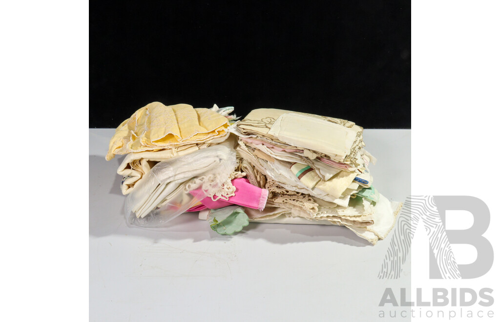 Very Nice Collection of Varied Antique Linens Including Table Cloths, Doilies and More!