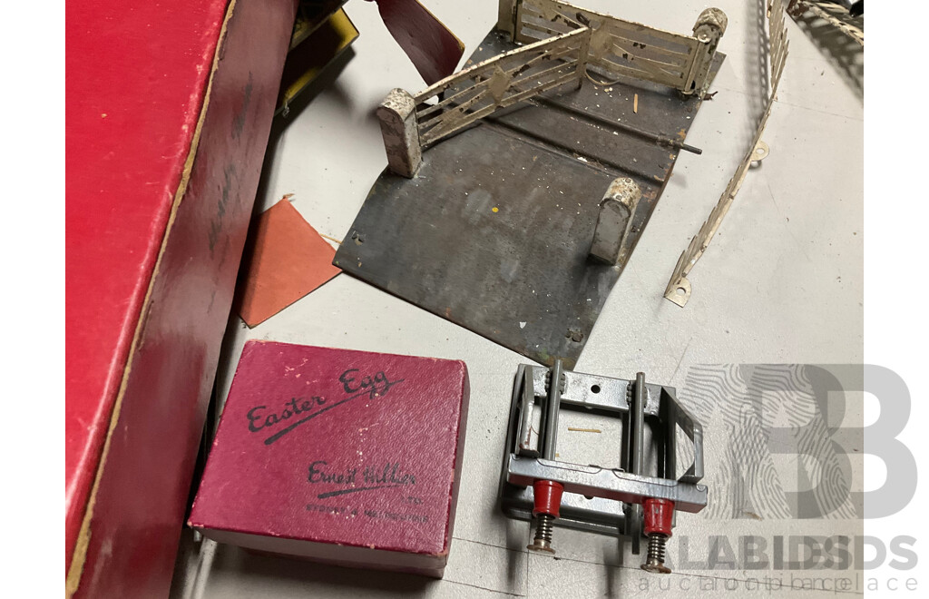 Collection of Vintage Hornby O Gauge Railway Rolling Stock, Scenery Items, Some Boxed