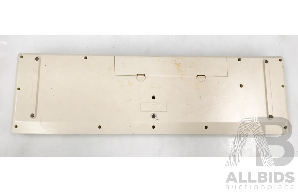 Casio MT-70 Casiotone 49-Key Synthesizer