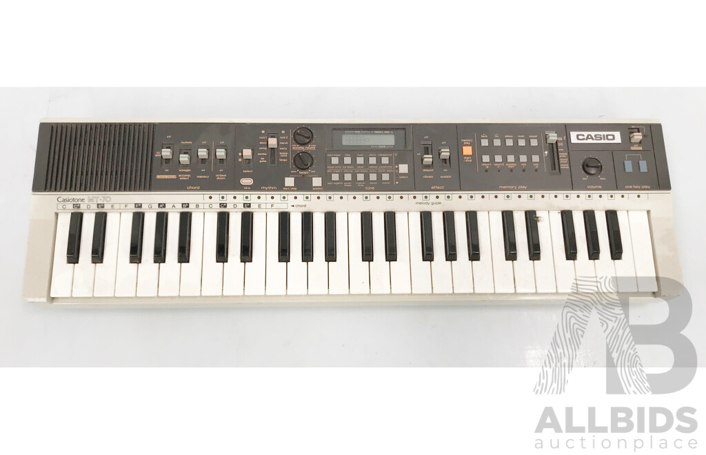 Casio MT-70 Casiotone 49-Key Synthesizer