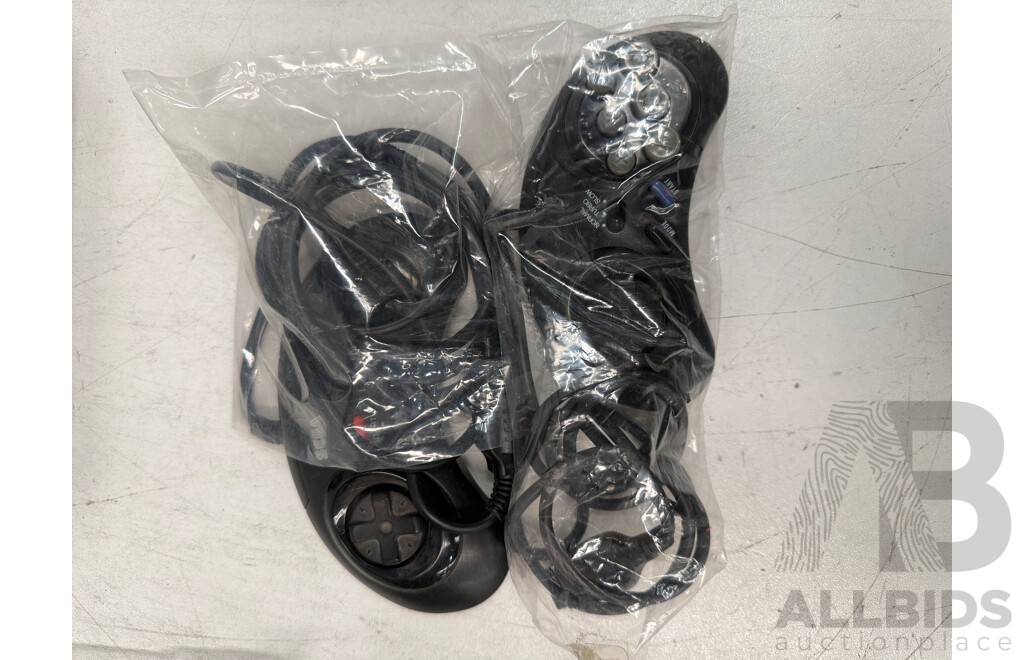 SEGA Mega Drive 2 - 2x Controllers - Power Supply + Av Controller