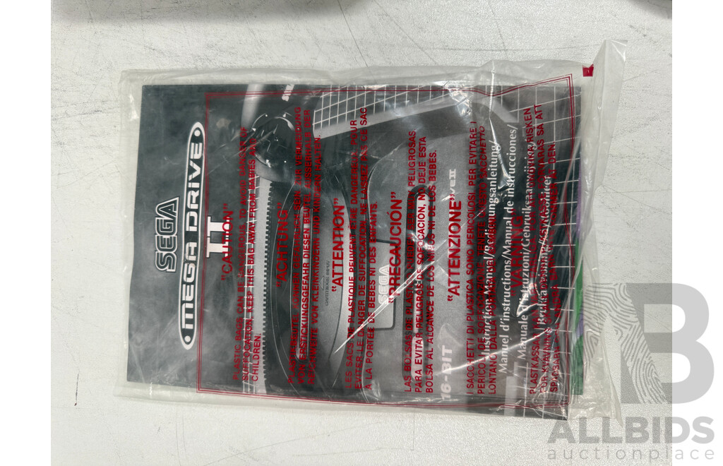 SEGA Mega Drive 2 - 2x Controllers - Power Supply + Av Controller