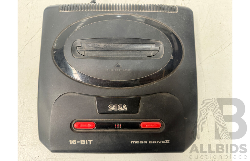 SEGA Mega Drive 2 - 2x Controllers - Power Supply + Av Controller