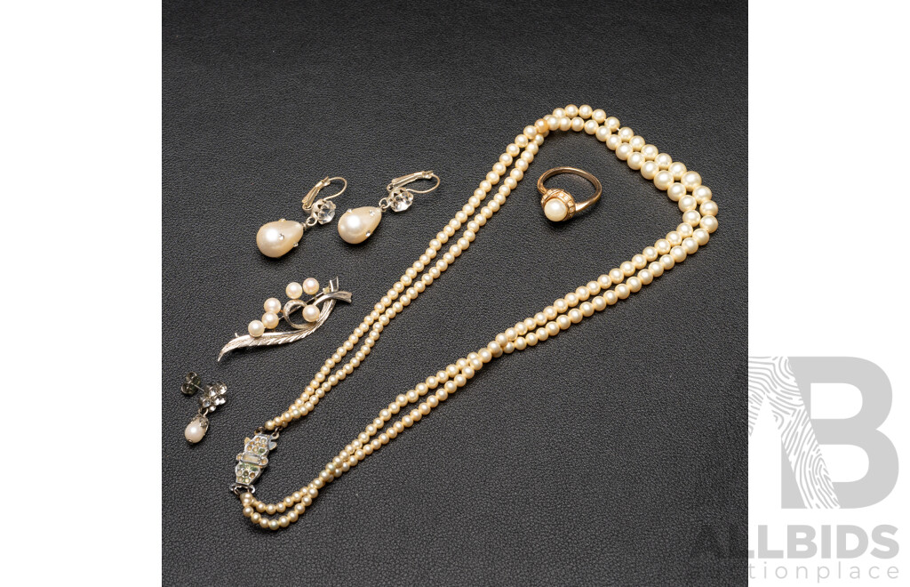 Collection of Freshwater and Faux Pearl Jewellery - Lot of 5