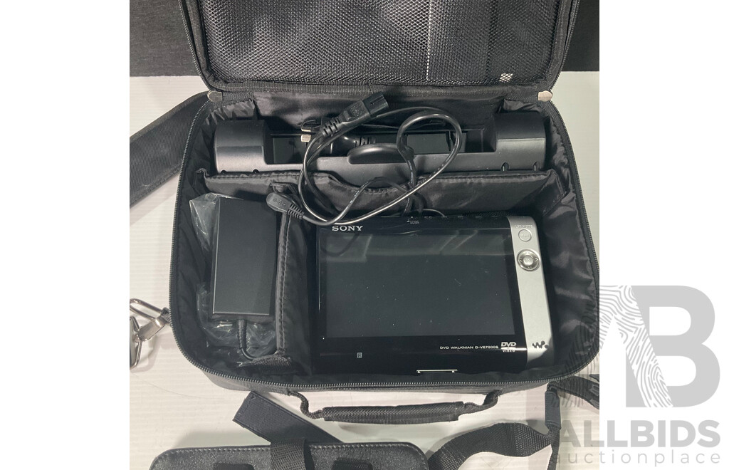 Sony DVD Walkman D-VE7000S with Original Case, Case, Remote, Docking Station