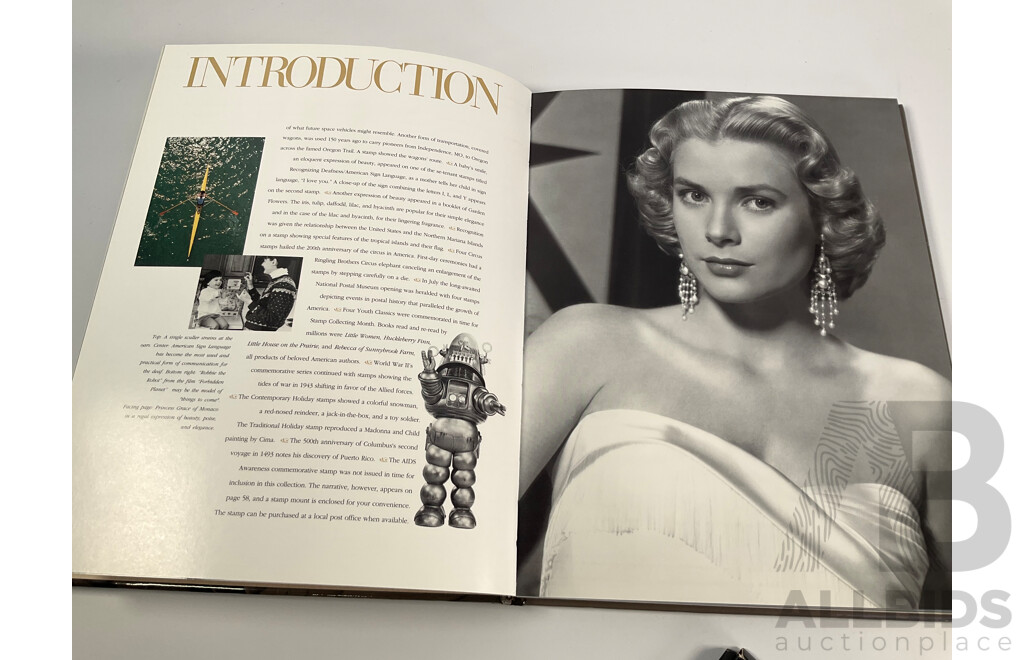 Great Britain and Northern Ireland 1971 Proof Decimal Coinage Set with USA 1993 Commemorative Stamp Album