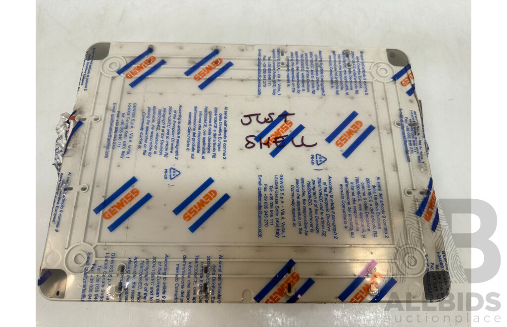 1x Connection Box (Electrical Empty)