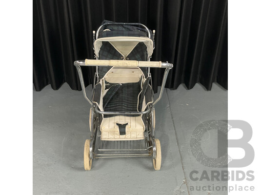1960s Australian-made Steel Craft Pram with Detachable Bag and Foot Cover, 86L x 48W 53D Cm (approx when folded)
