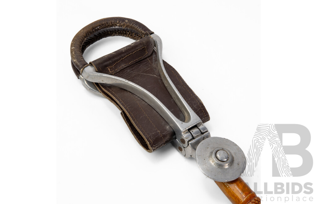 Wonderful Vintage Walking/Shooting Stick with Carved Wooden Shaft and Canvas Seat, 100L cm