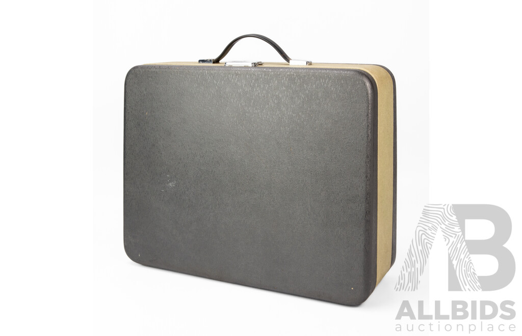 Wonderful Vintage Olympia SM9 (1970), 37H x 47W x 15D cm (case dimensions)