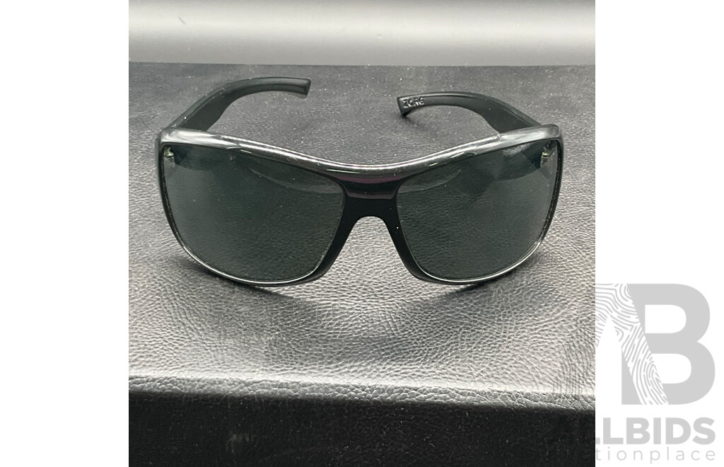 VON ZIPPER ZORG Black Sunglasses and Hard Case