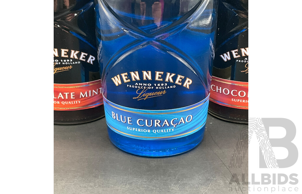 WENNEKER Cafe Liqueur 700ml, WENNEKER Blue Curacao 700ml - Lot of 3