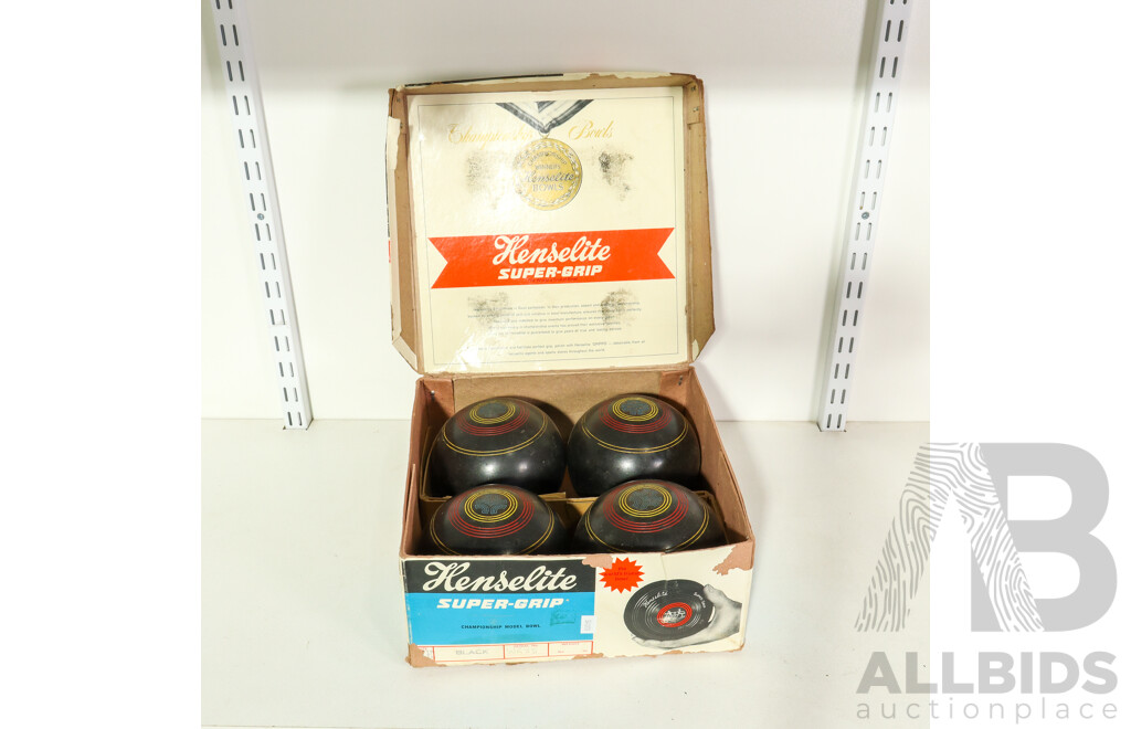 Vintage Championship Henselite Super Grip Bowls with Box
