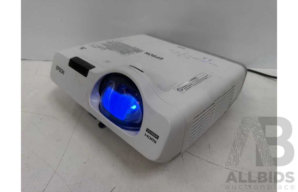 Epson EB-525W WXGA Short Throw Projector