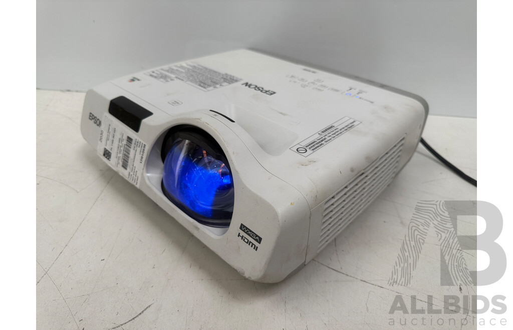 Epson EB-525W WXGA Short Throw Projector