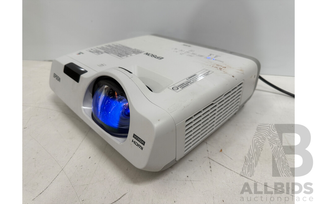 Epson EB-525W WXGA Short Throw Projector