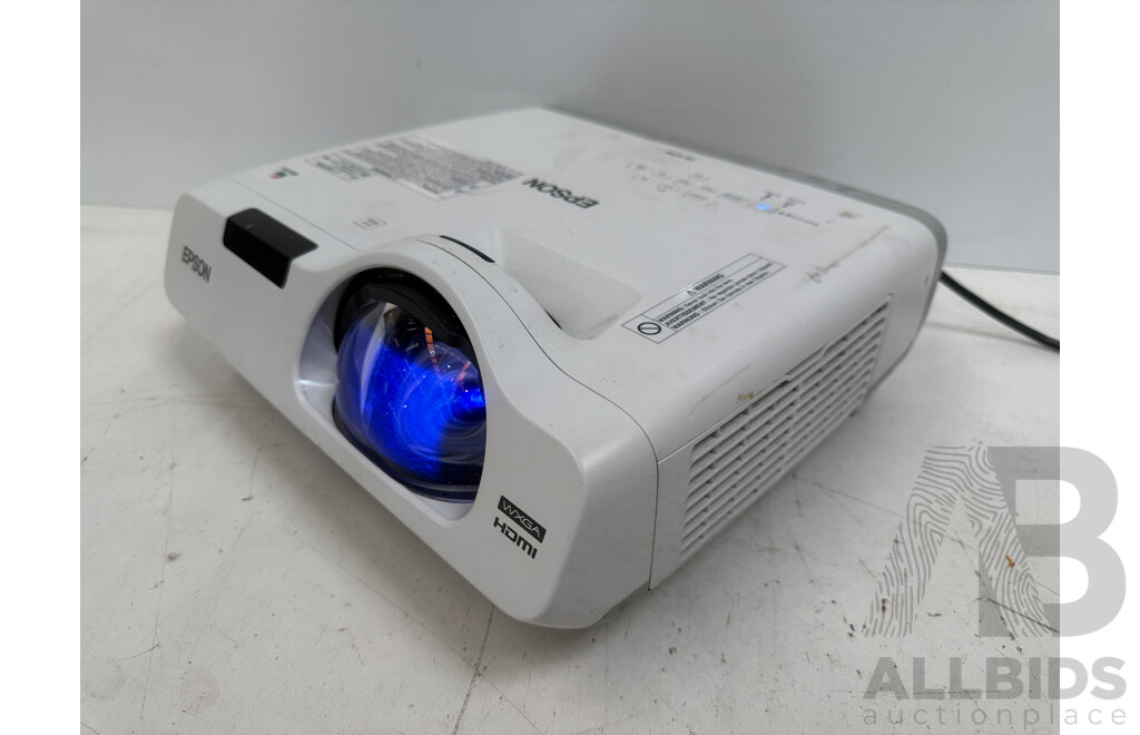 Epson EB-525W WXGA Short Throw Projector