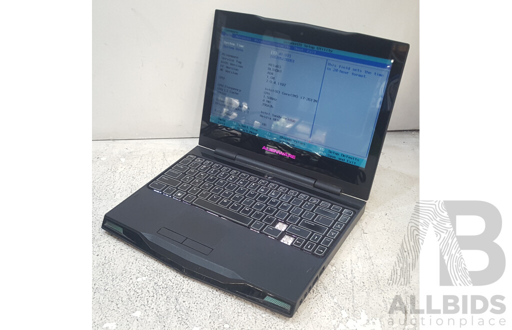 Alienware (M11xR3) Intel Core i7 (2617M) 1.50GHz-2.60GHz 2-Core CPU 11.6-Inch HD Laptop
