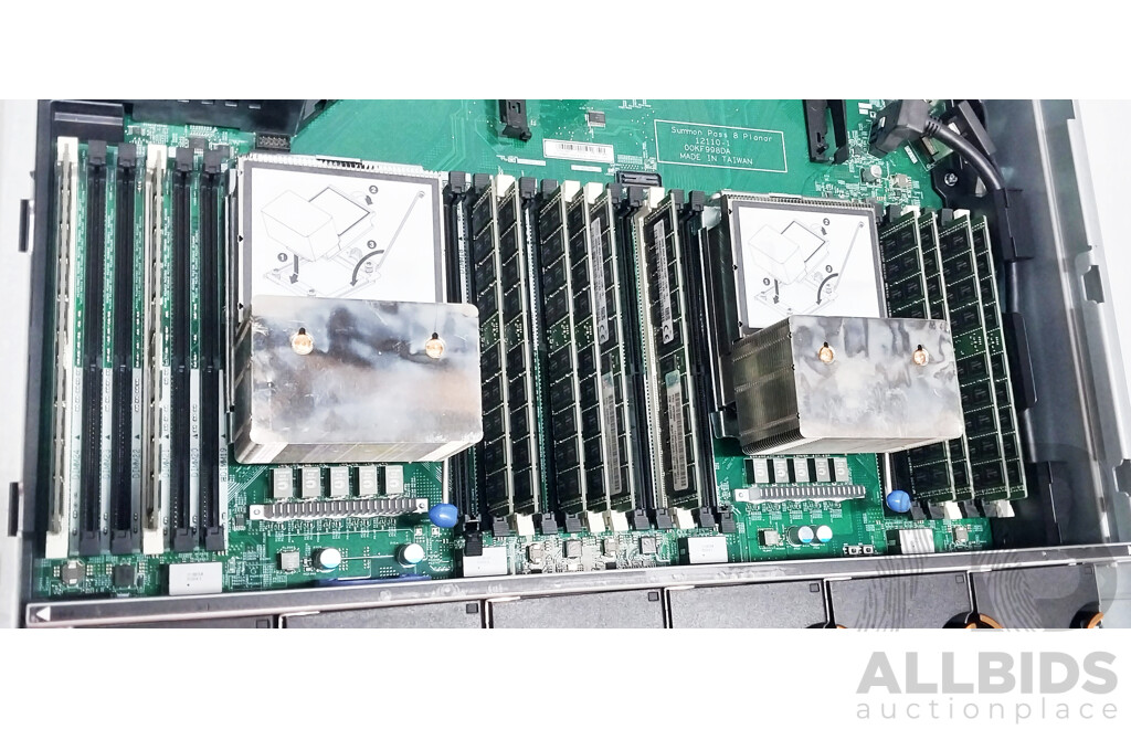 Lenovo System X 3650 M5 Intel Xeon (E5-2640 V3) 2.40GHz-3.20GHz 8-Core CPU 2RU Server W/ 384GB DDR4