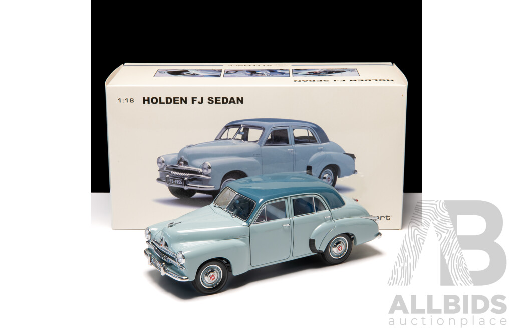 AUTOart Holden FJ Sedan Blue Bird / Skipper Blue #29/2100 1:18 Scale Model Car