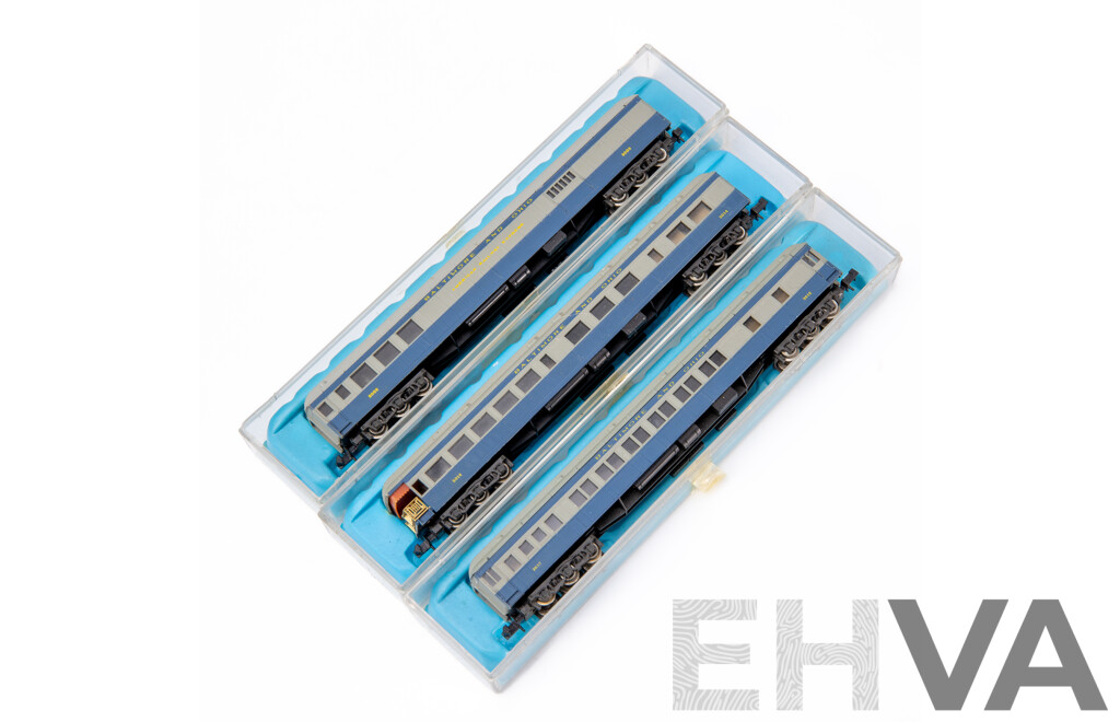 Three Rivarossi Baltimore and Ohio Model Rail Cars