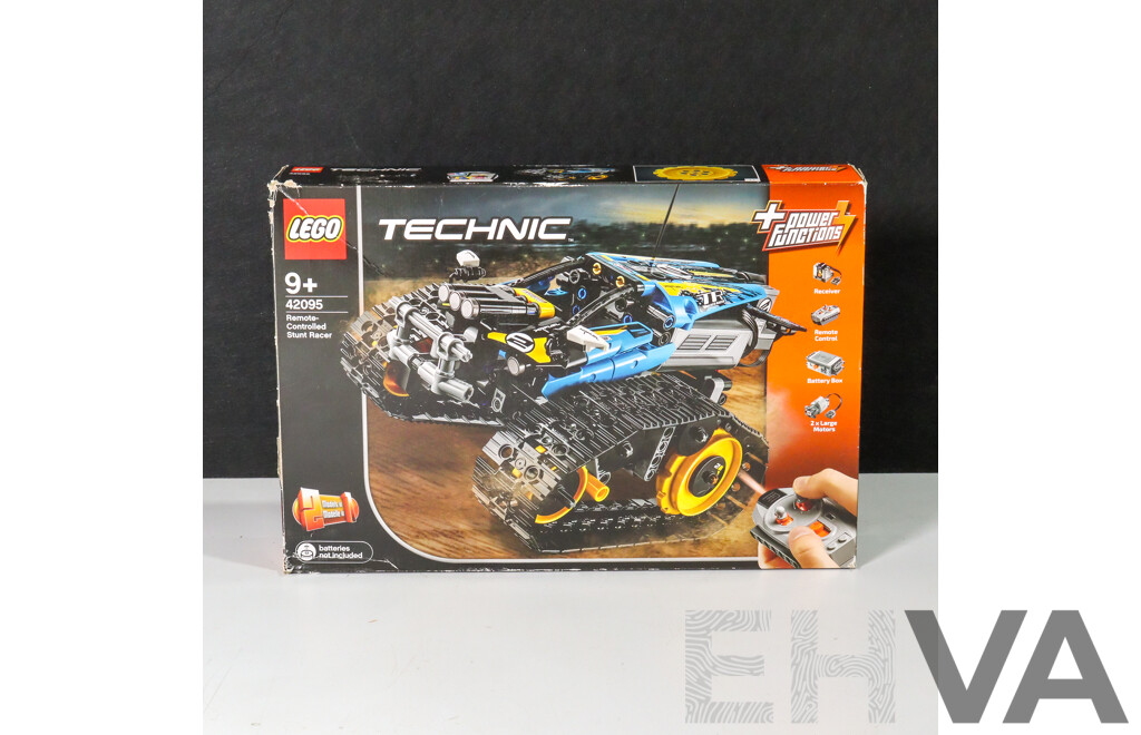 New in Box Lego Technic 42095 Remote Controlled Stunt Racer