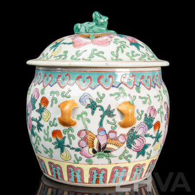 Chinese Famille Verte Storage Jar with Pixiu-Form Finial