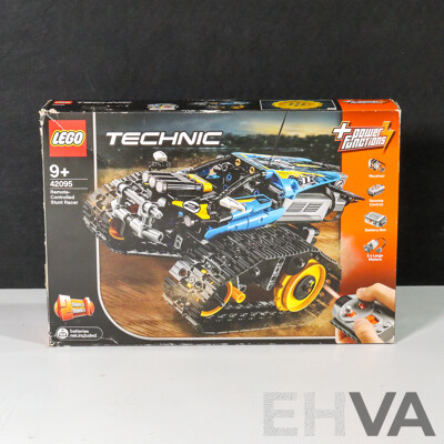 New in Box Lego Technic 42095 Remote Controlled Stunt Racer