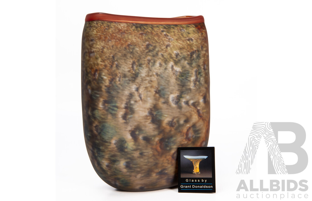 Stunning Grant Donaldson Art Glass Vase