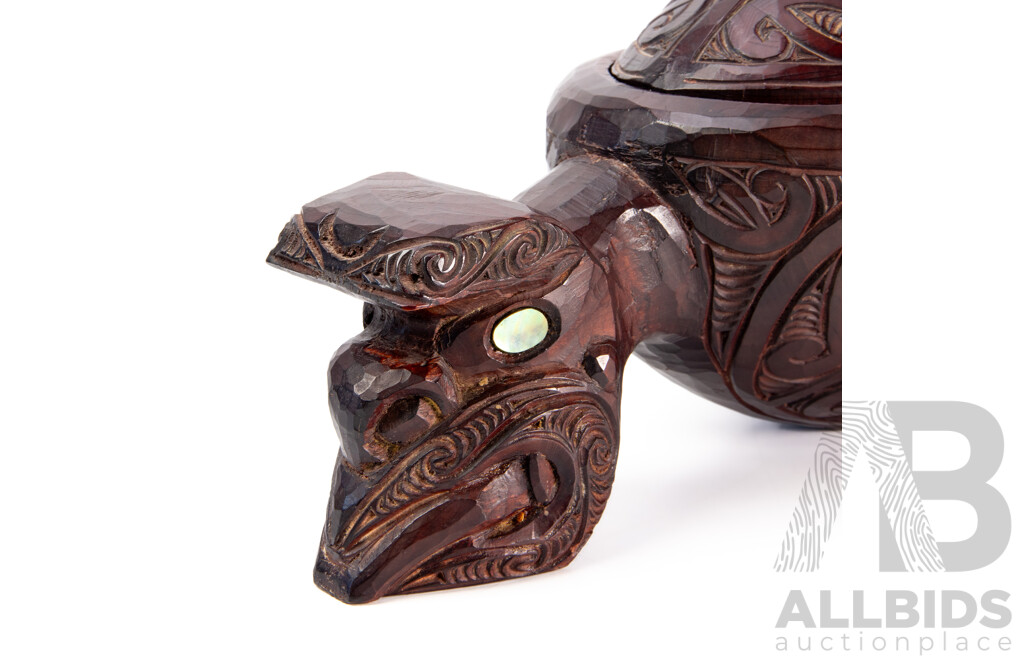 Large Maori Wakahuia Carved Wooden Feather/Treasure Box with Paua Inlay