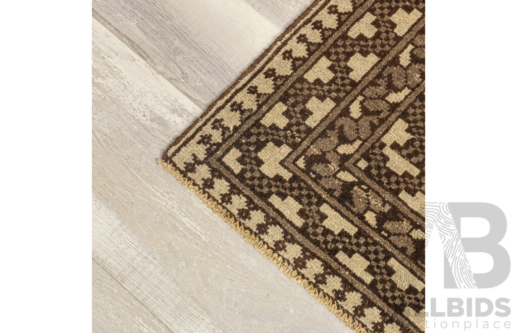 Hand-Knotted Afghan Wool Rug with Elephant Foot Gul Design