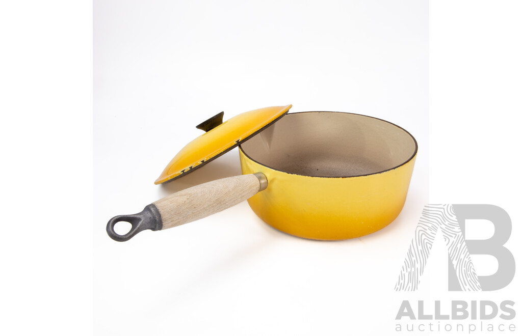 Le Creuset France Enamelled Cast Iron Lidded Saucepan with Timber Handles (Design 22)