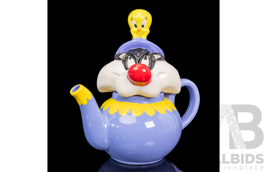 Collectable Vintage 1988 Warner Brothers Sylvester & Tweety Porcelain Teapot