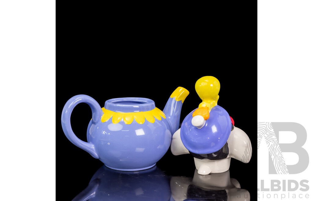 Collectable Vintage 1988 Warner Brothers Sylvester & Tweety Porcelain Teapot