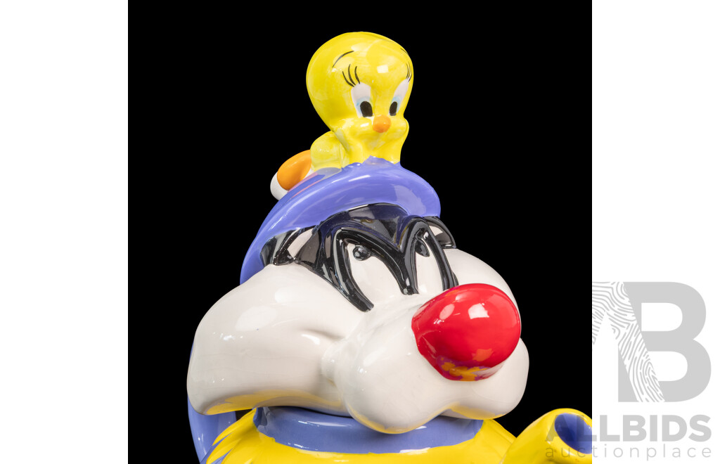 Collectable Vintage 1988 Warner Brothers Sylvester & Tweety Porcelain Teapot