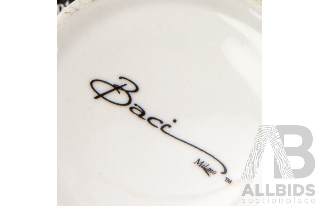 'Scooter Lifestyle' by Ian Grainger, Paperback Book with Vespa Coffee Mug