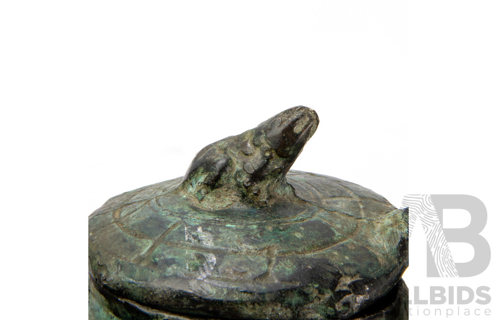 Large Archaic Bronze Fish-Shape Tea or Ritual Vessel, with Frog Finial