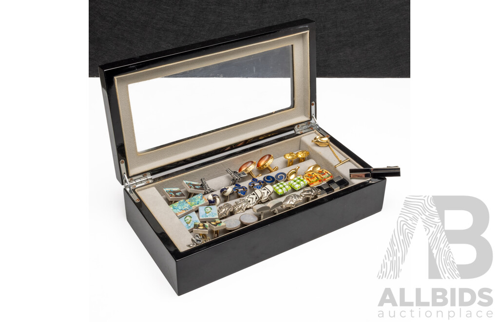 Beautiful Cuff Link Display Case with 20 Pairs of Cufflinks
