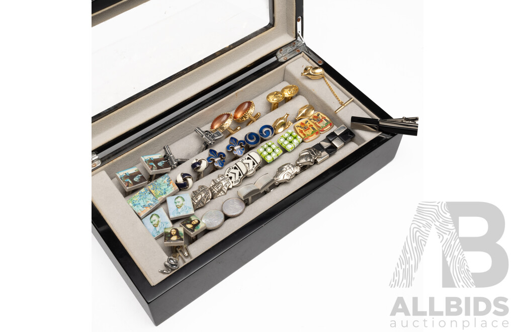 Beautiful Cuff Link Display Case with 20 Pairs of Cufflinks